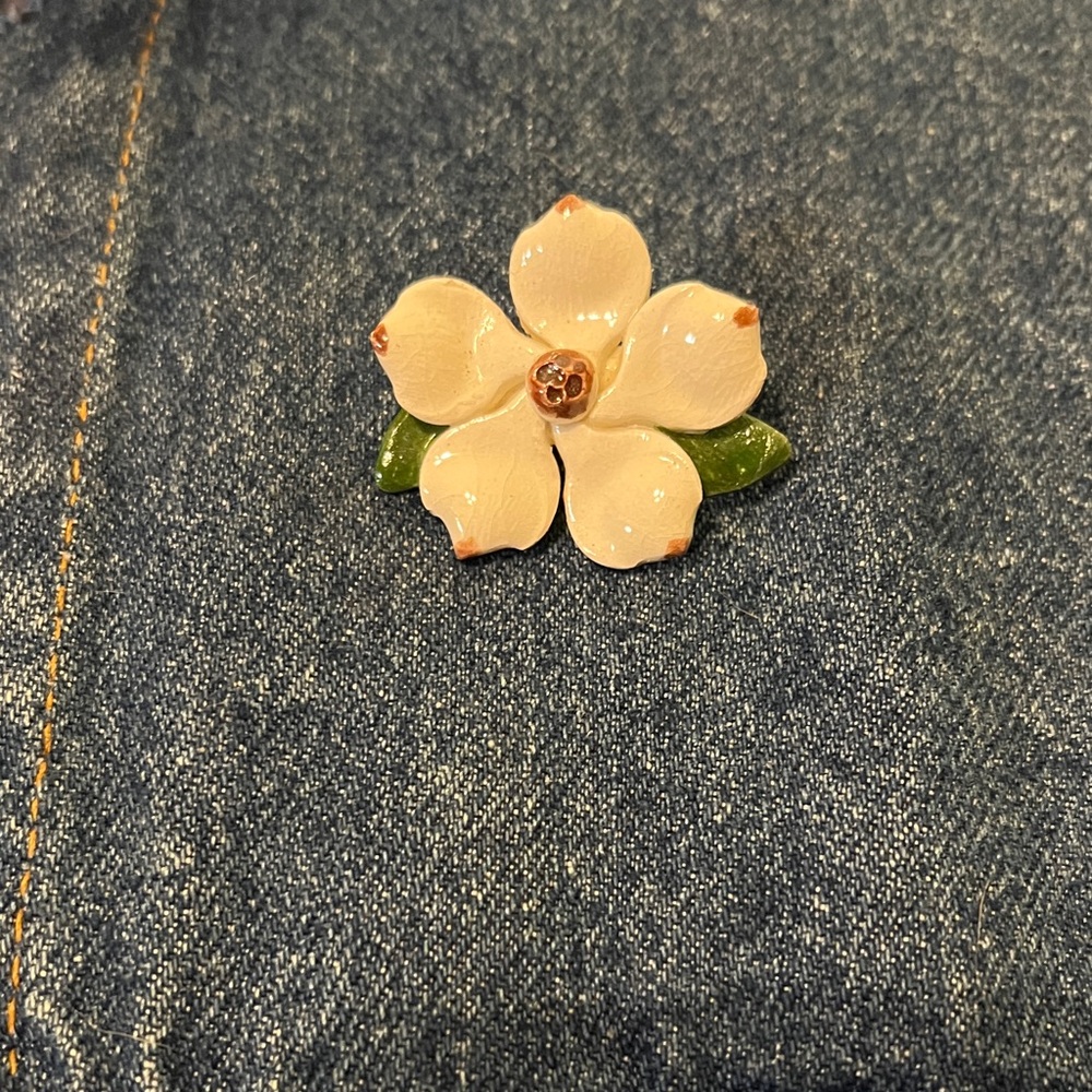 Floral Enamel Brooch - Cream and Green
